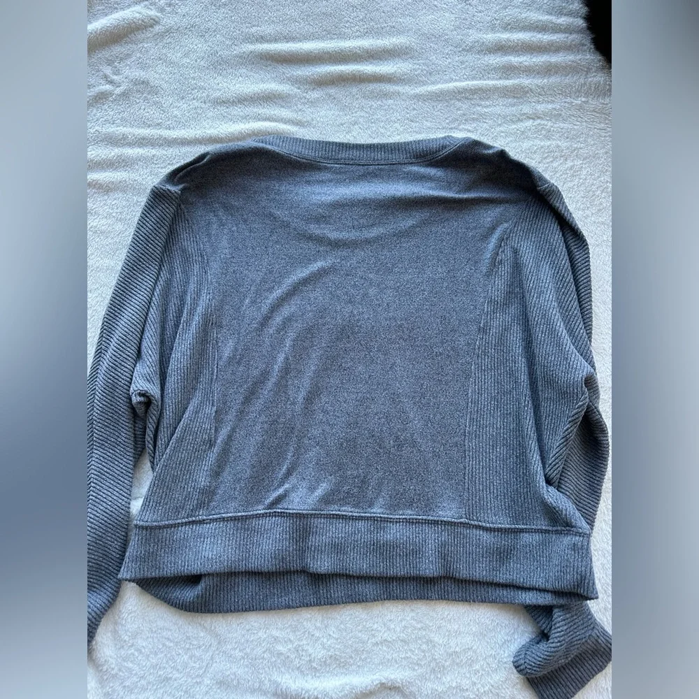 Gilly Hicks Top - Picture 4 of 5